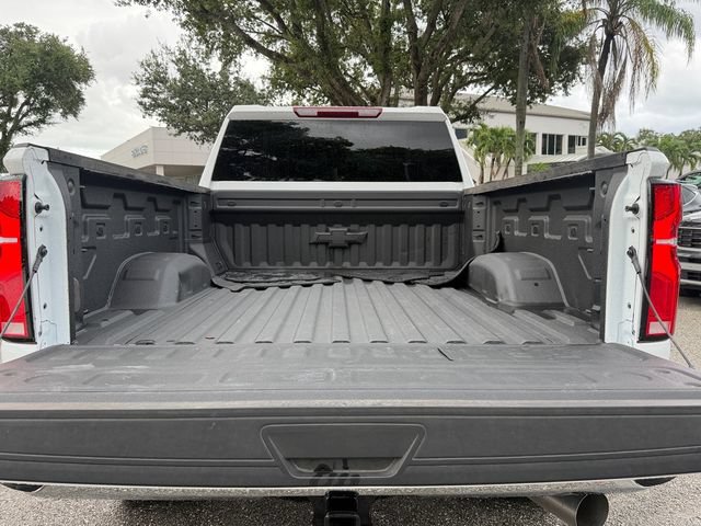 Used 2026 Chevrolet Silverado 2500 LTZ w/ LTZ Convenience Package AWD/4WD image 14