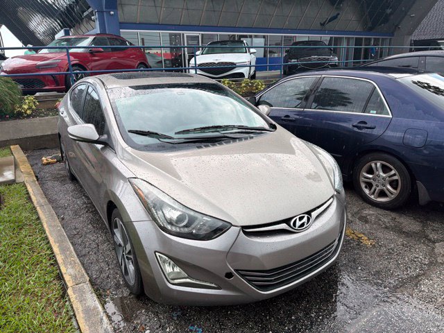 Used 2014 Hyundai Elantra Limited w/ Option Group 03 FWD image 3