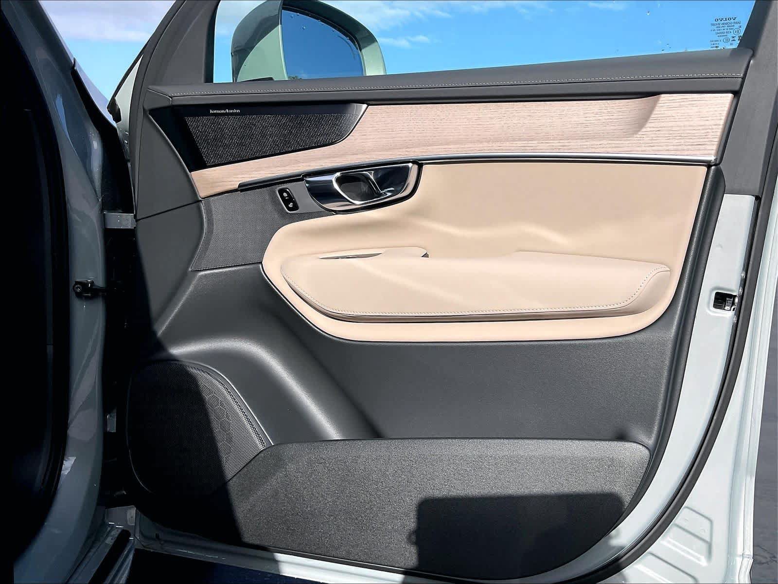 New 2027 Volvo XC90 T8 Bright AWD/4WD image 31