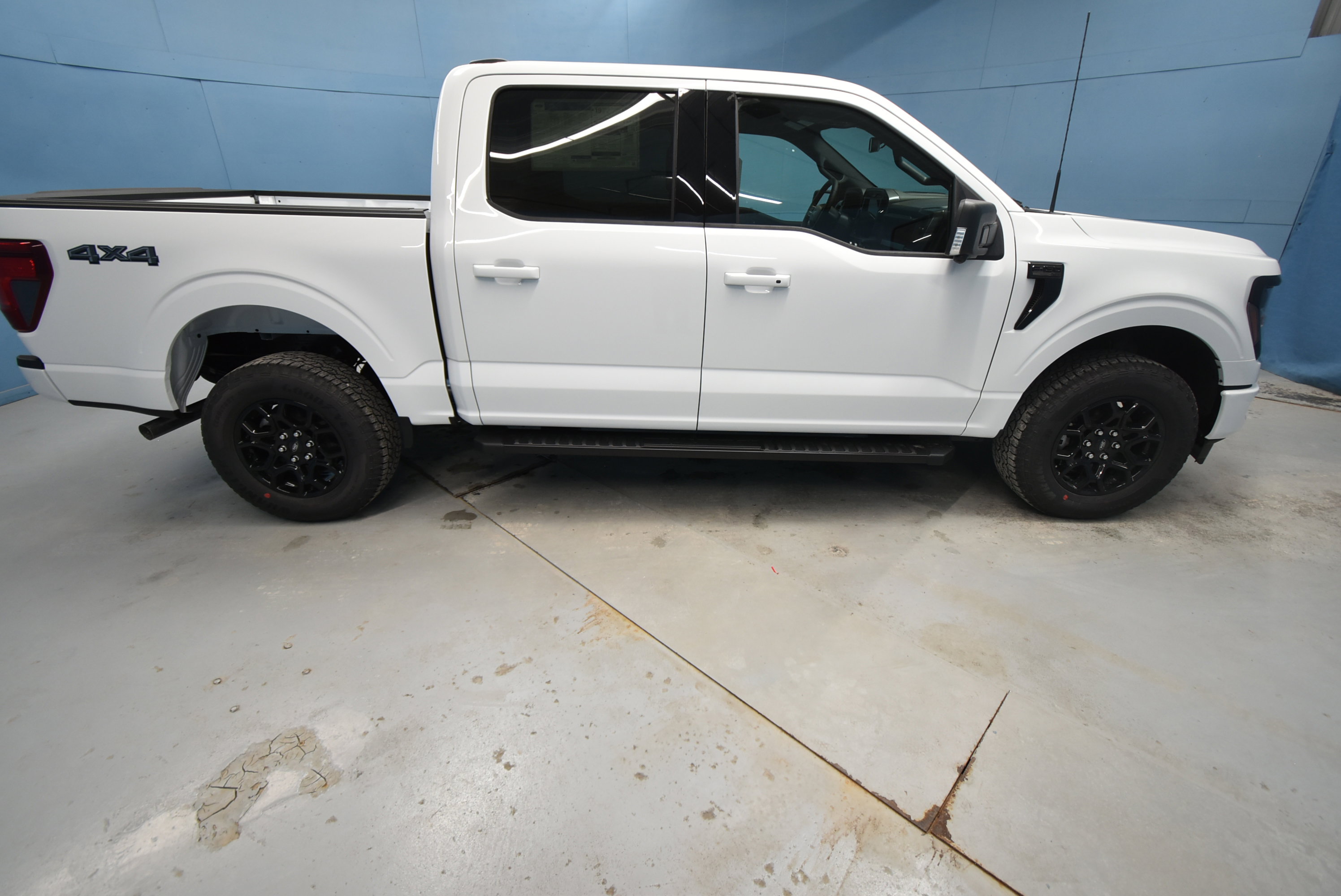 New 2025 Ford F150 XLT w/ Equipment Group 302A MID image 28