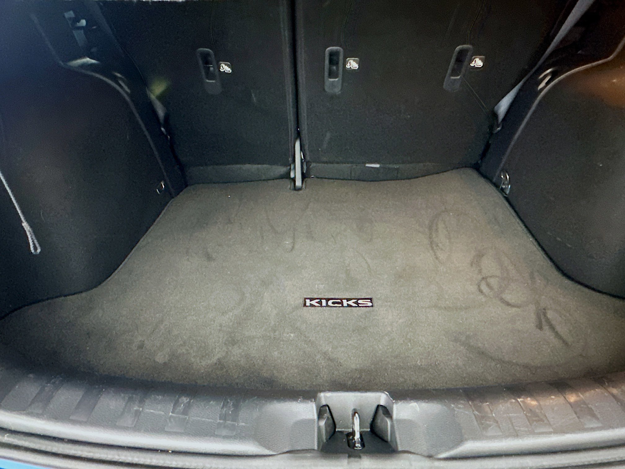 Used 2023 Nissan Kicks SR w/ SR Premium Package FWD image 31