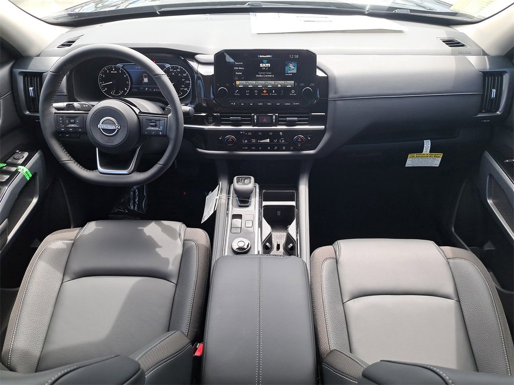 New 2025 Nissan Pathfinder SL image 7