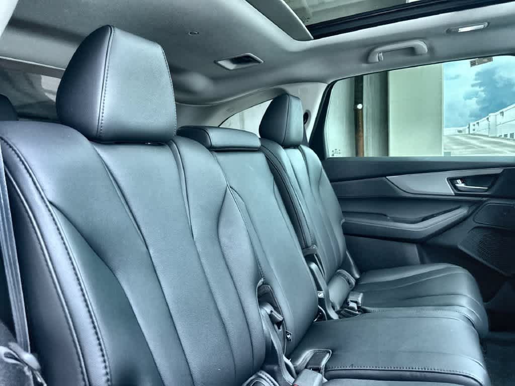 Used 2025 Acura MDX FWD image 26
