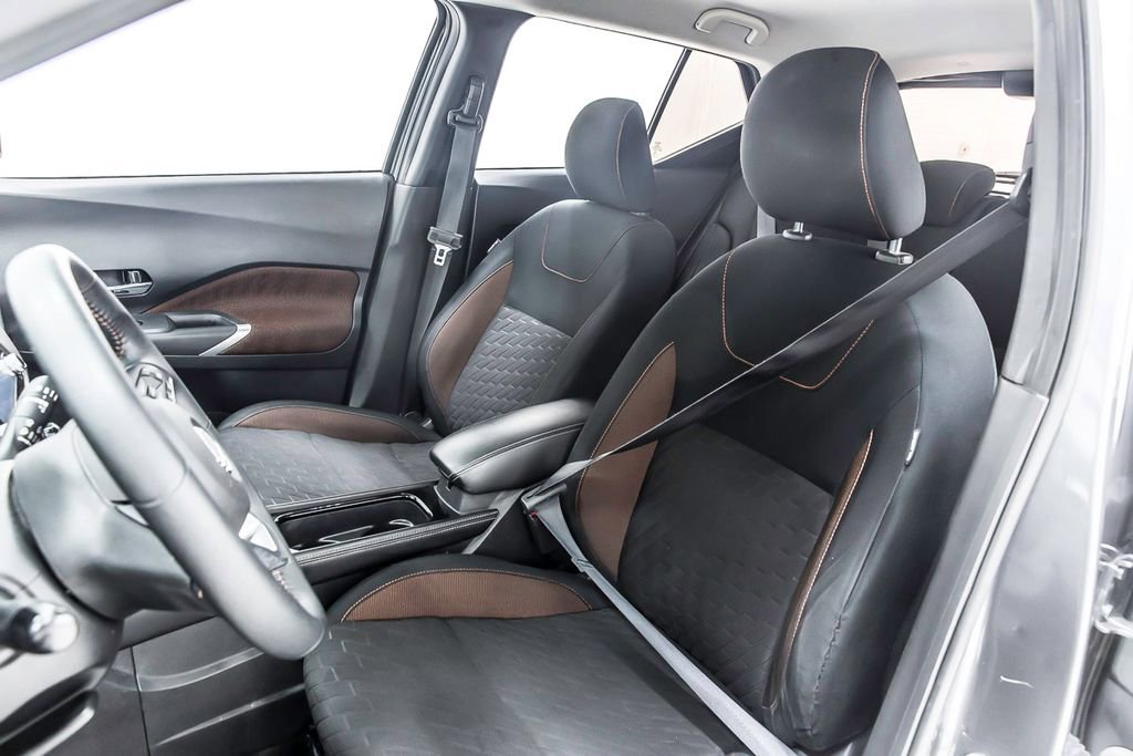 Used 2023 Nissan Kicks SR image 29