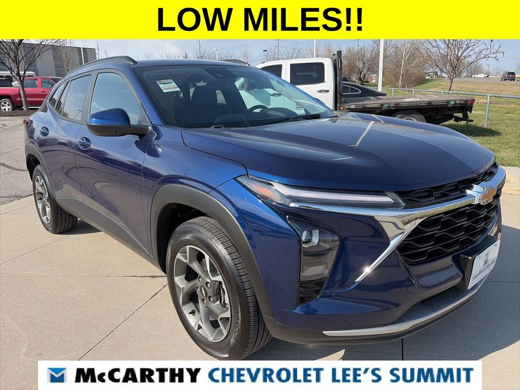 Certified 2024 Chevrolet Trax LT w/ Driver Confidence Package image 2