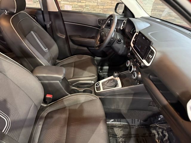 New 2025 Hyundai Venue Limited FWD image 30
