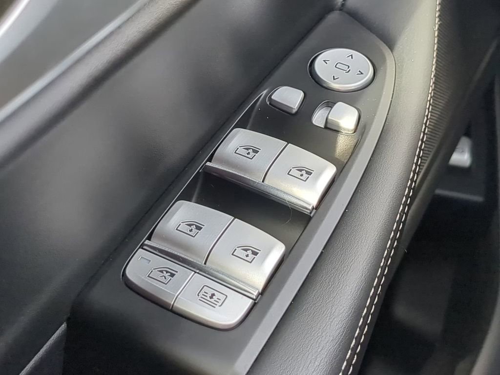 Used 2020 BMW 750i xDrive w/ Executive Package image 22