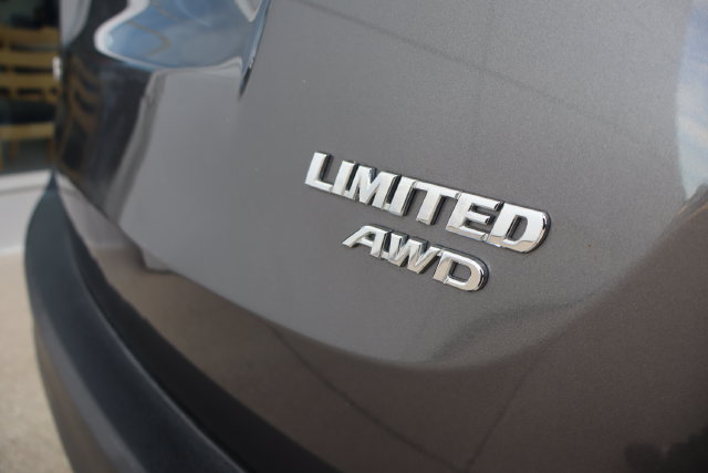 Used 2014 Toyota RAV4 Limited w/ Technology Package AWD/4WD image 9