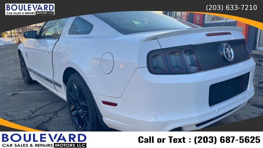 Used 2013 Ford Mustang Premium image 8