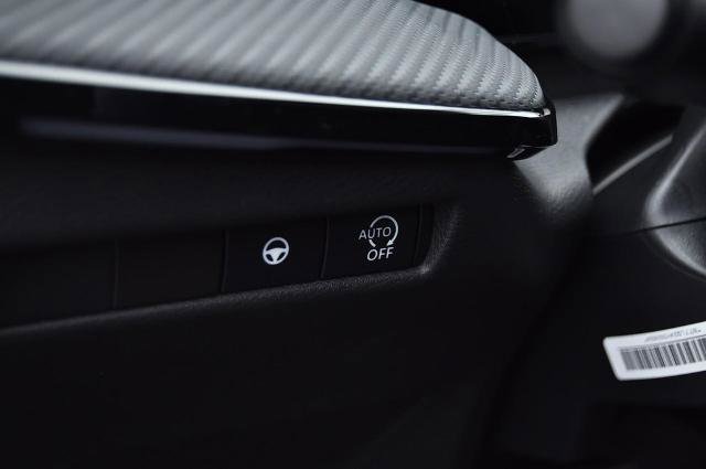 New 2025 Nissan Kicks SR image 11