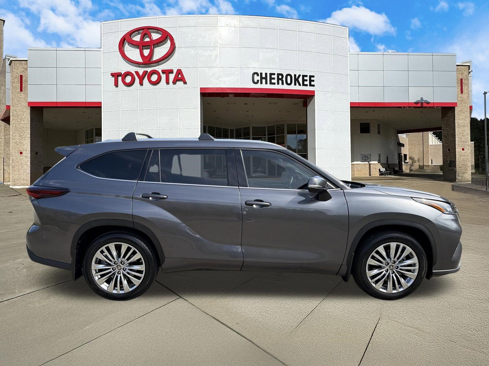 Used 2024 Toyota Highlander Platinum AWD/4WD image 4