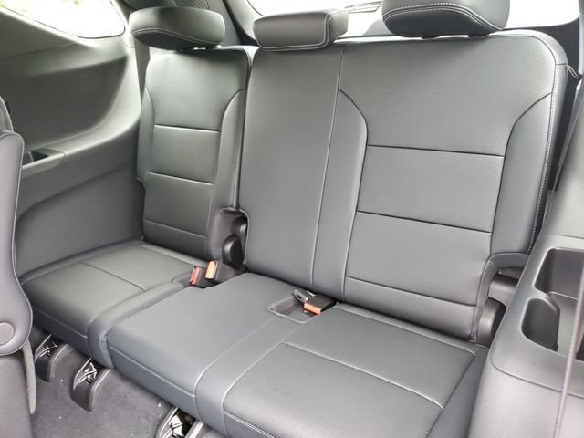 New 2026 Chevrolet Traverse LT w/ Midnight/Sport Edition AWD/4WD image 12