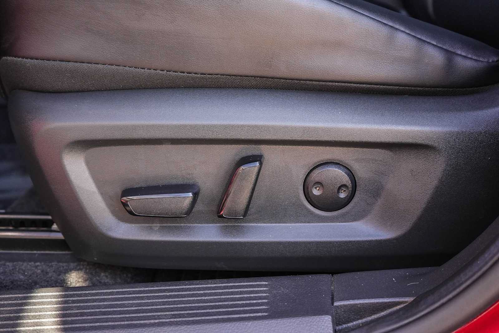 Used 2024 Nissan Rogue SV w/ SV Premium Package FWD image 20