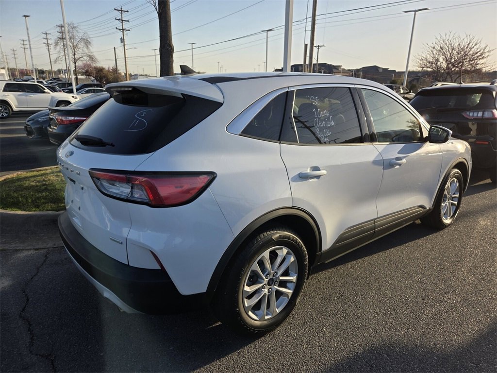 Used 2020 Ford Escape SE image 4