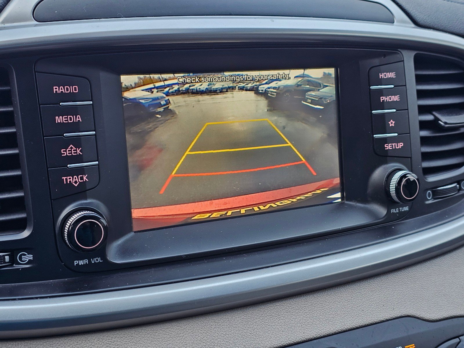 Used 2020 Kia Sorento LX image 35