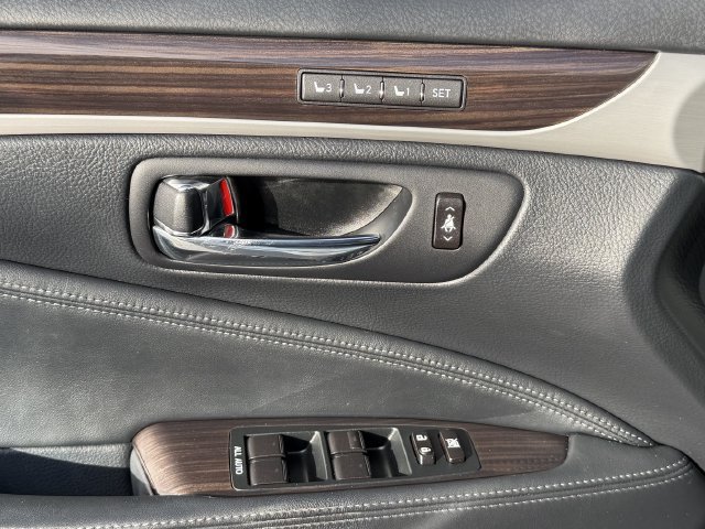 Used 2014 Lexus LS 460 L RWD image 23