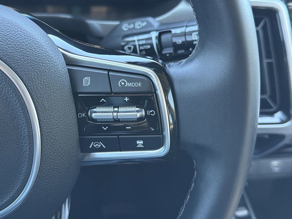 Used 2023 Kia Sorento SX image 11