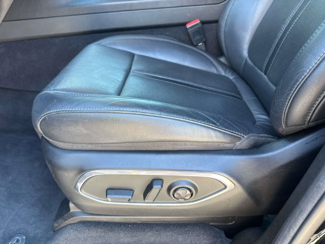 Used 2022 Jeep Wagoneer Series II w/ Flexible Seating Group RWD image 23