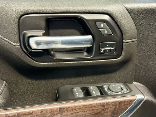 Used 2023 GMC Sierra 3500 Denali w/ Denali Ultimate Package image 16
