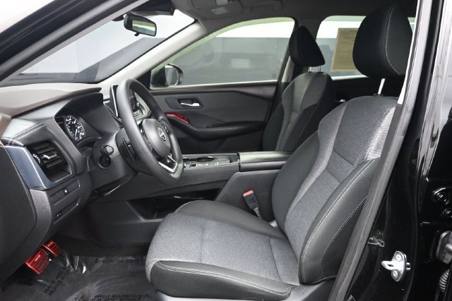 Used 2022 Nissan Rogue SV FWD image 6