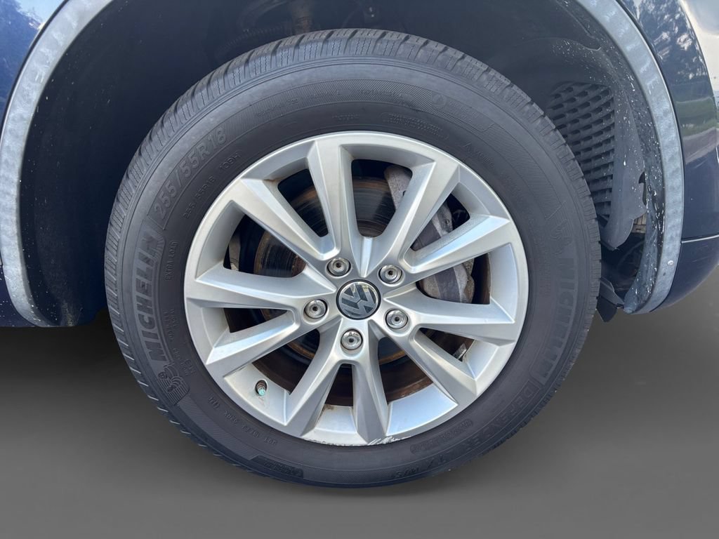 Used 2013 Volkswagen Touareg TDI AWD/4WD image 17
