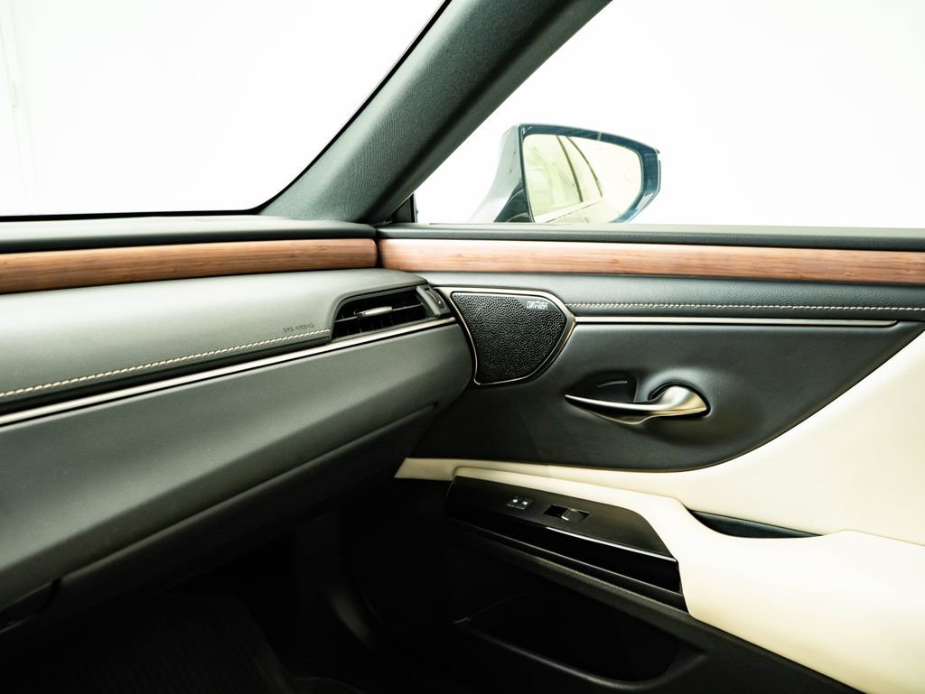Certified 2024 Lexus ES 300h Ultra Luxury FWD image 39