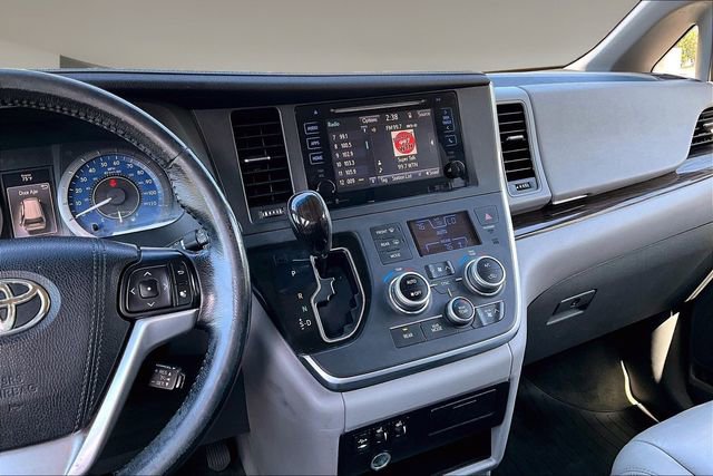 Used 2015 Toyota Sienna XLE w/ XLE Navigation Package image 9