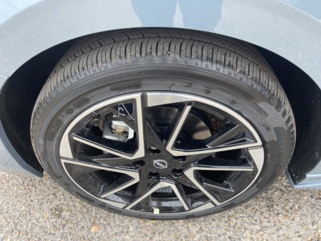 New 2025 Nissan Sentra SR w/ SR Premium Package image 7