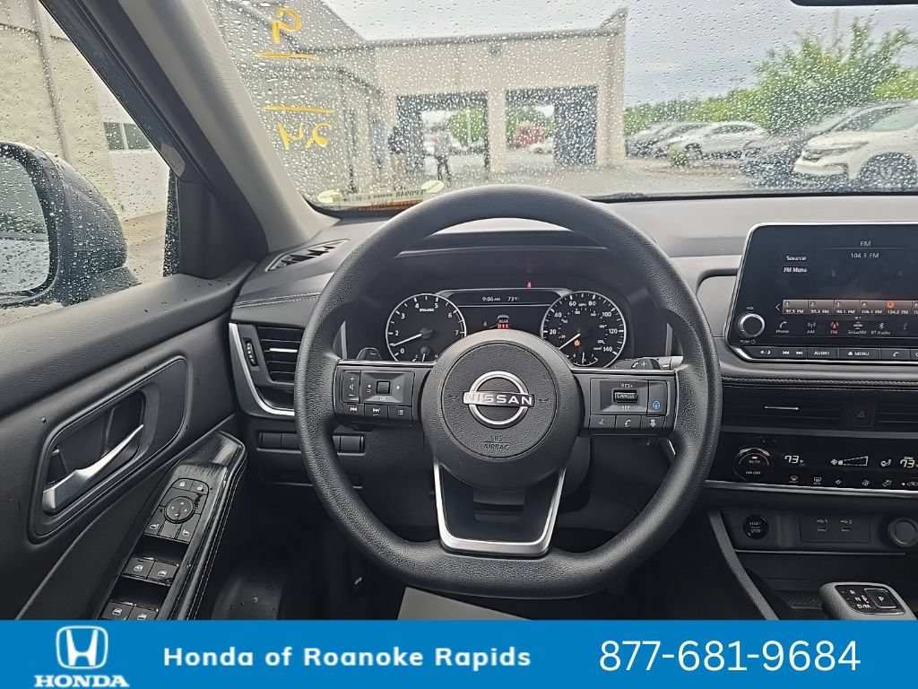 Used 2024 Nissan Rogue SV FWD image 16