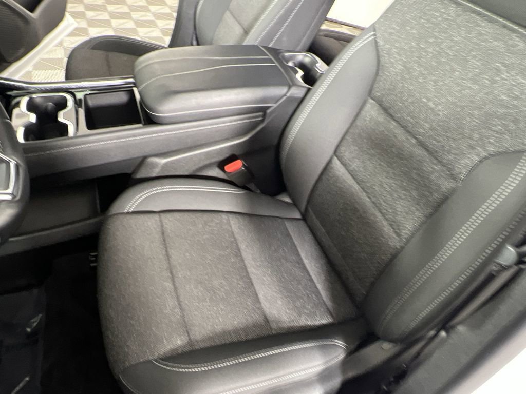 Certified 2025 Chevrolet Traverse LT w/ Sun and Wheel Package image 20