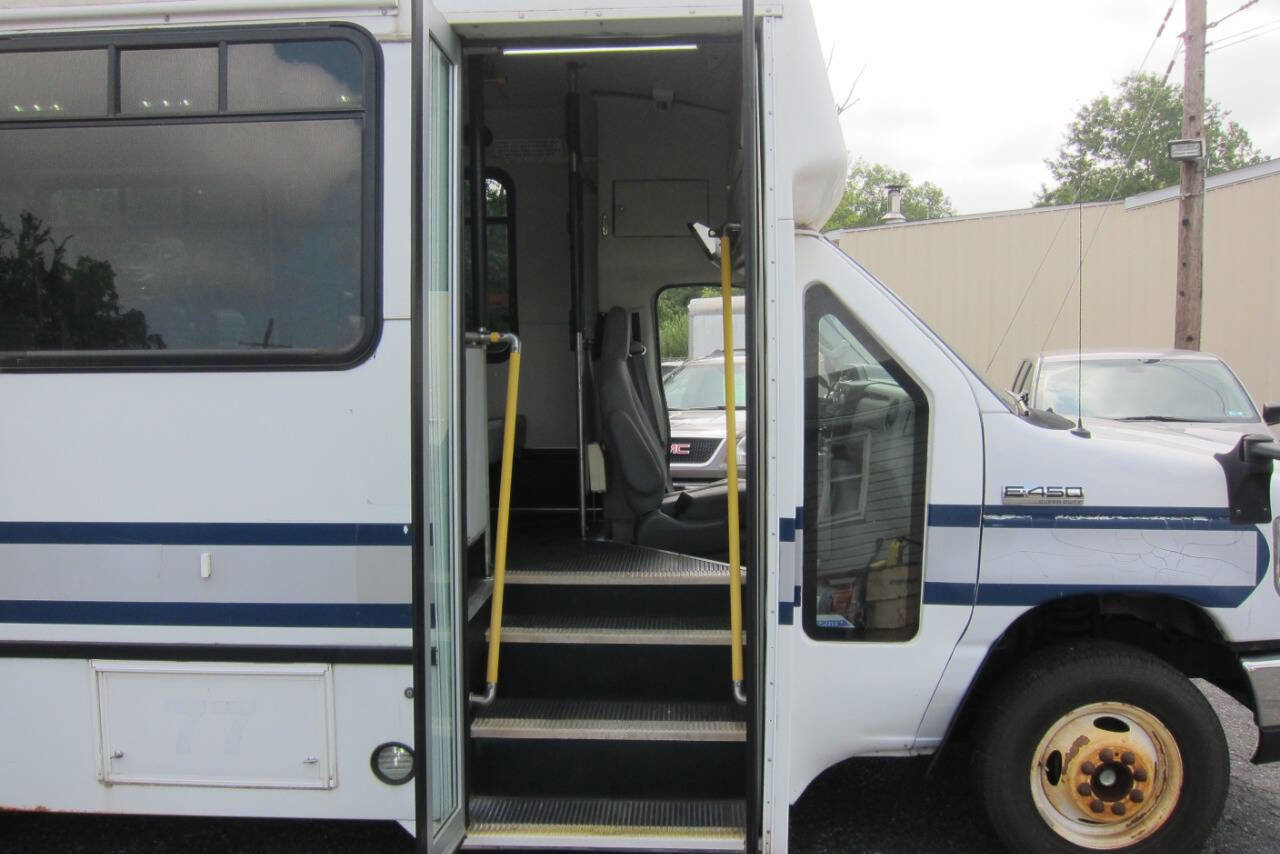 Used 2014 Ford E-450 and Econoline 450 Super Duty w/ Shuttle Bus Prep Package image 4