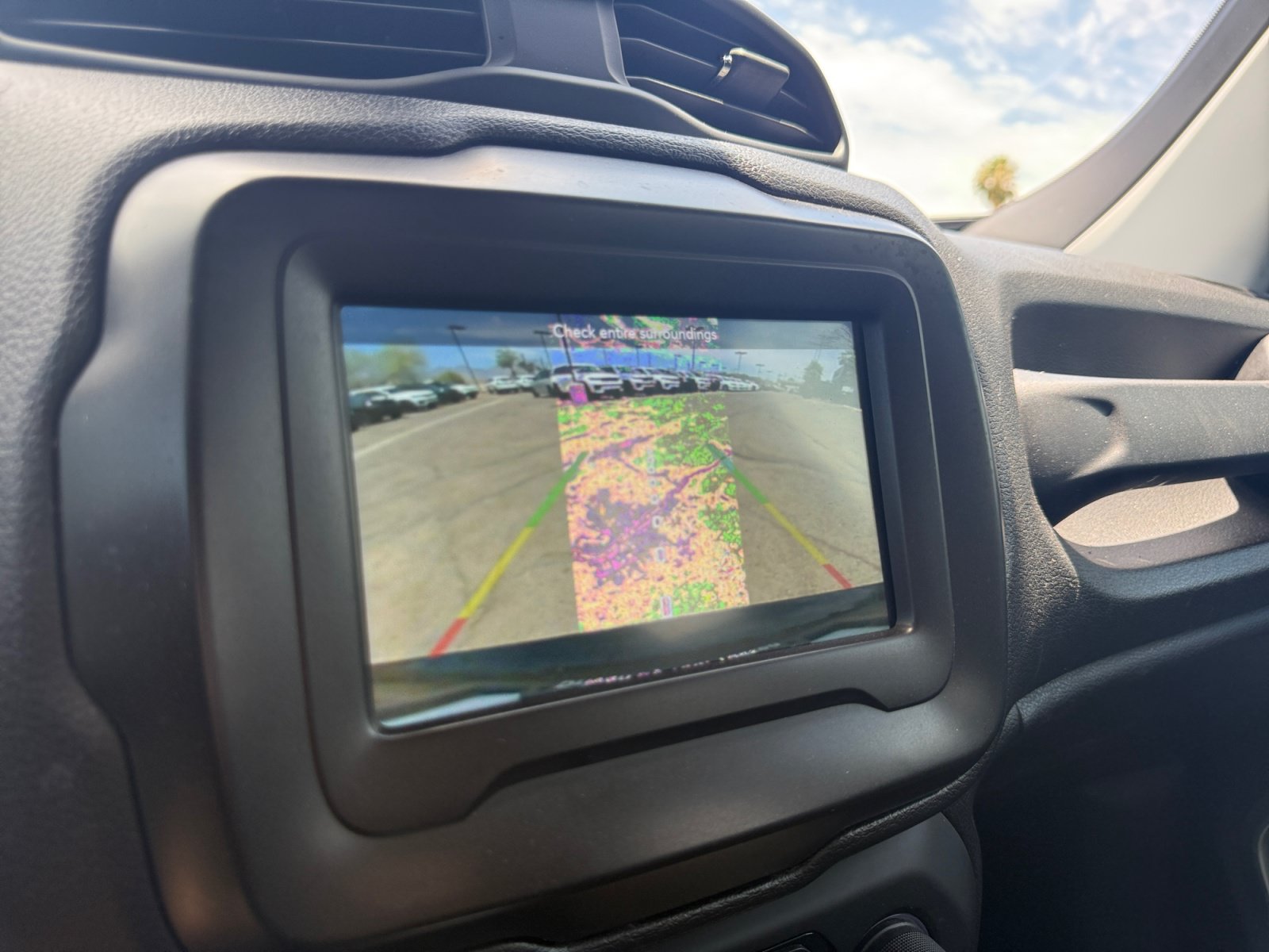 Used 2019 Jeep Renegade Latitude FWD image 20