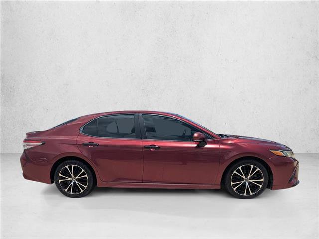 Used 2018 Toyota Camry SE w/ Moonroof Package FWD image 4