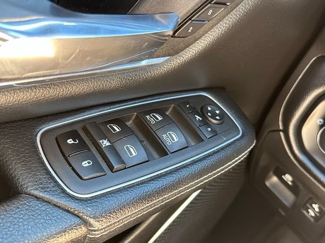 Used 2022 RAM 1500 Laramie AWD/4WD image 16