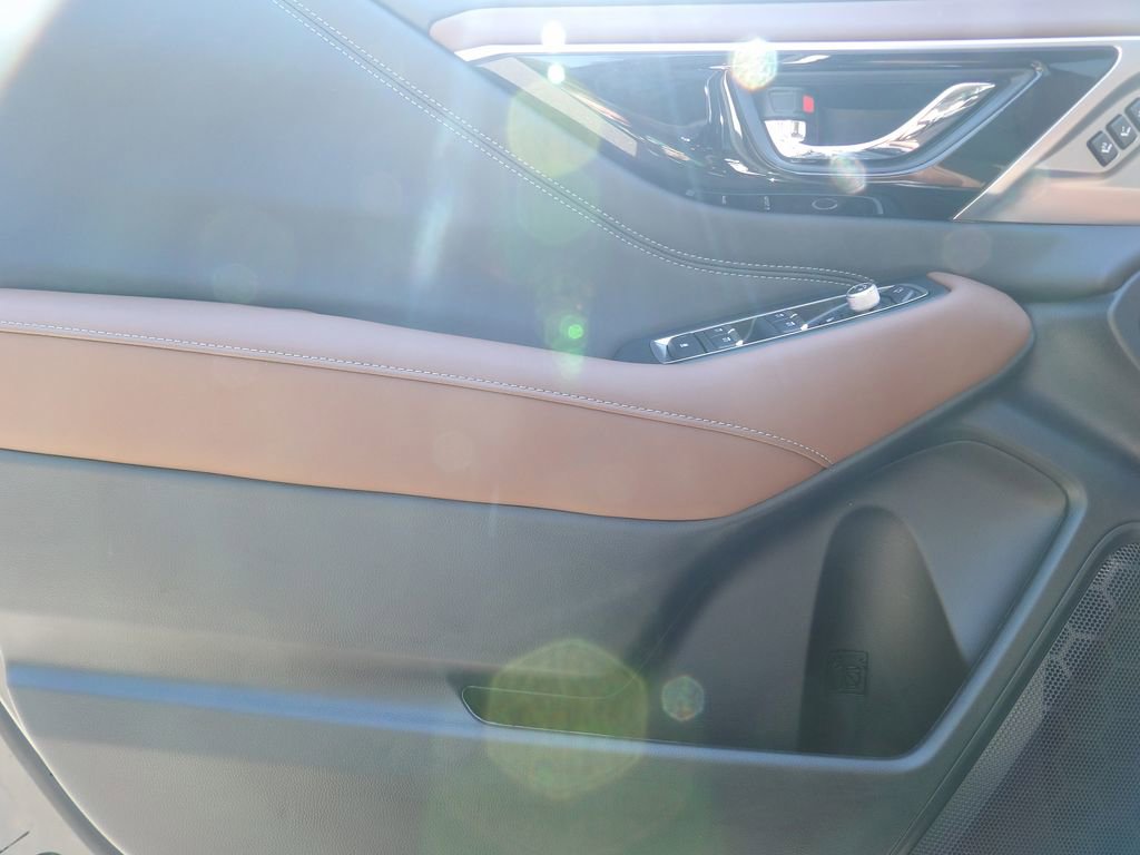 Used 2025 Subaru Outback Touring XT w/ Popular Package #2 image 13