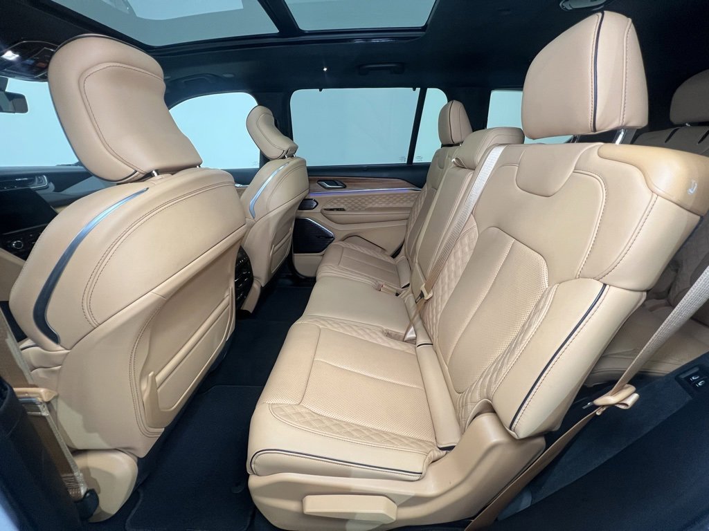 Used 2024 Jeep Grand Cherokee L Summit image 5