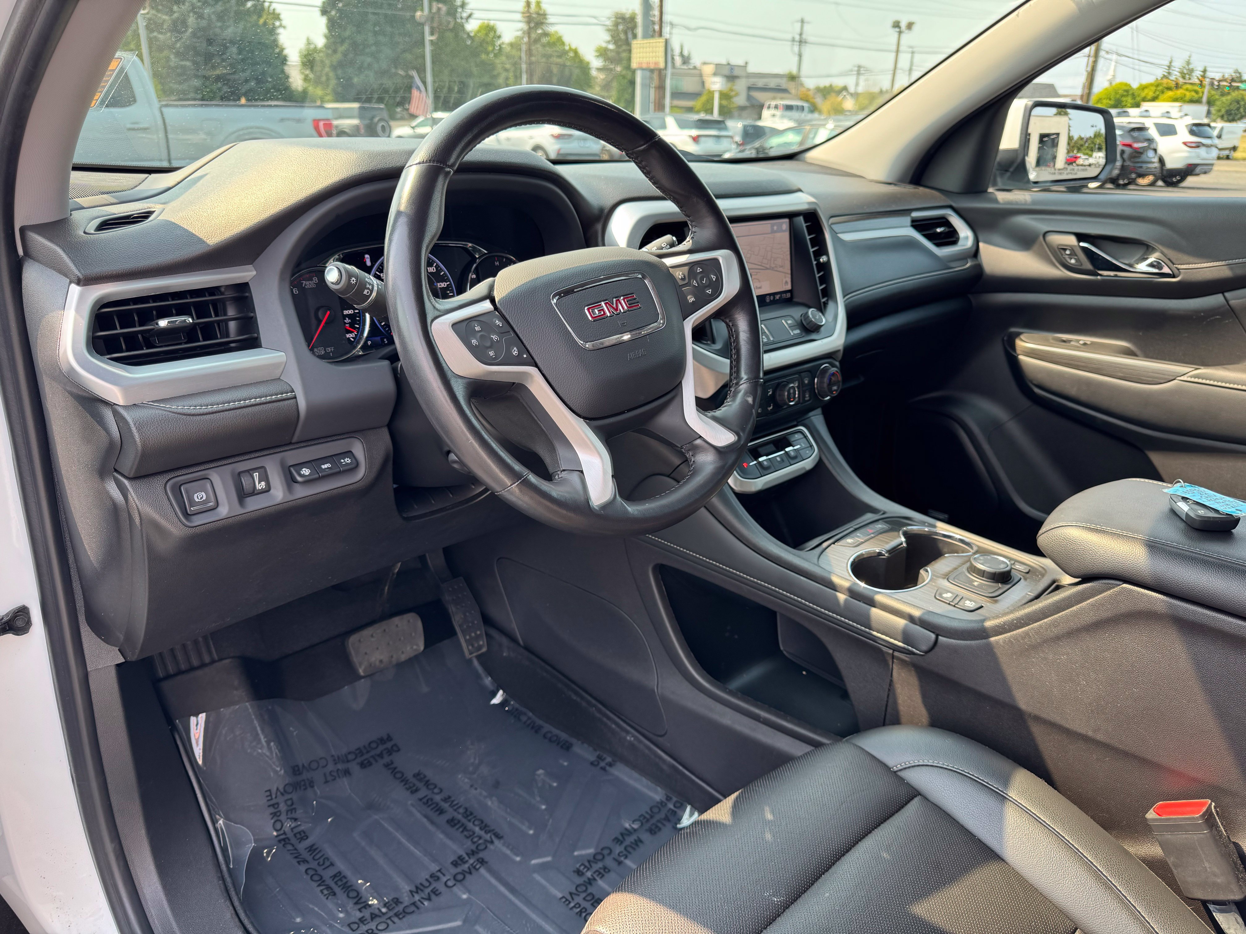 Used 2022 GMC Acadia SLT w/ Technology Package AWD/4WD image 18