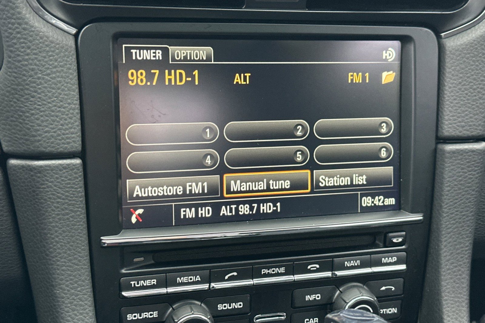 Used 2015 Porsche 911 Carrera image 17