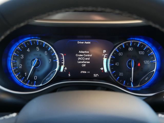 Used 2025 Chrysler Pacifica Select image 21