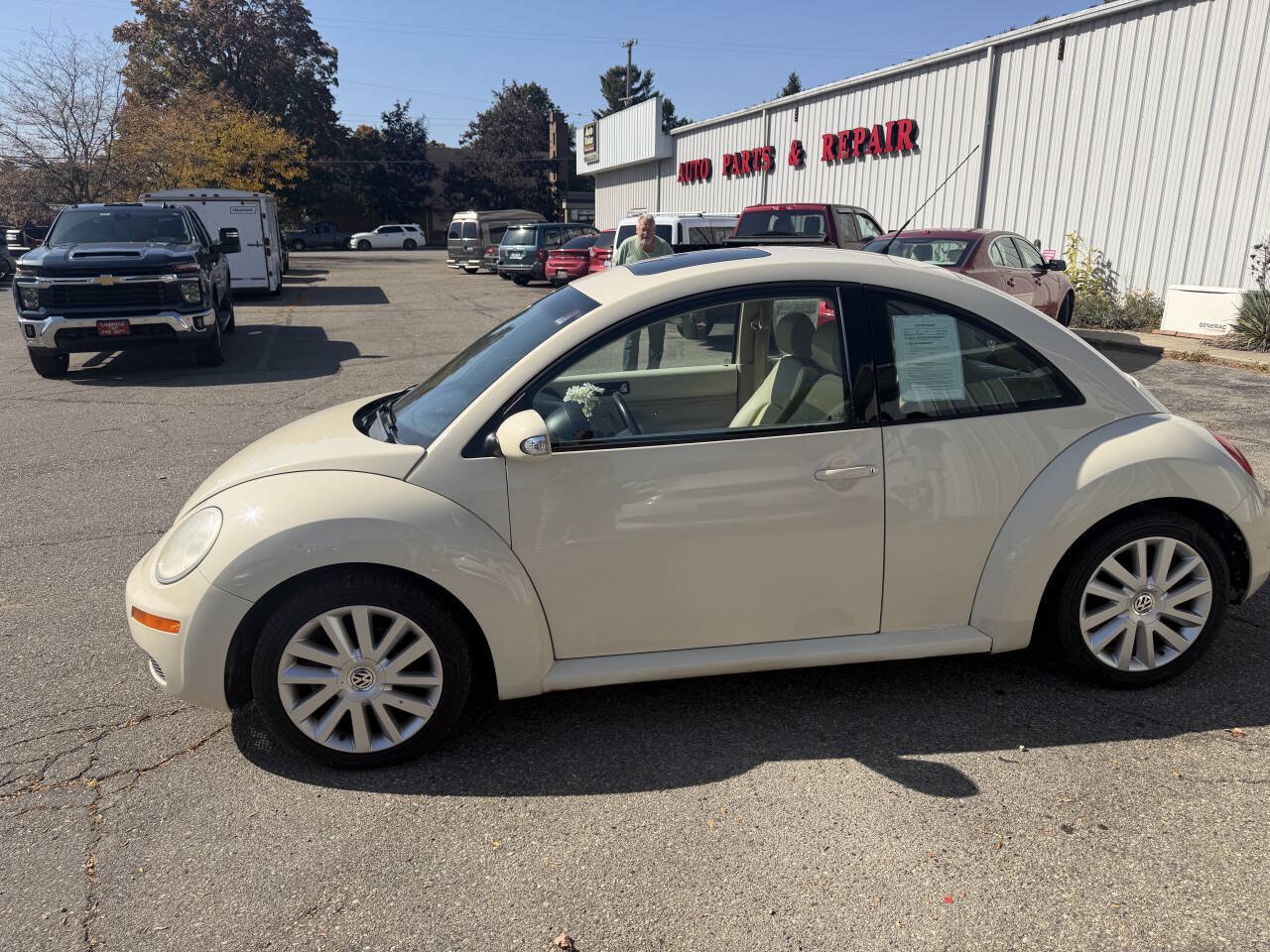 Used 2008 Volkswagen Beetle S FWD image 3