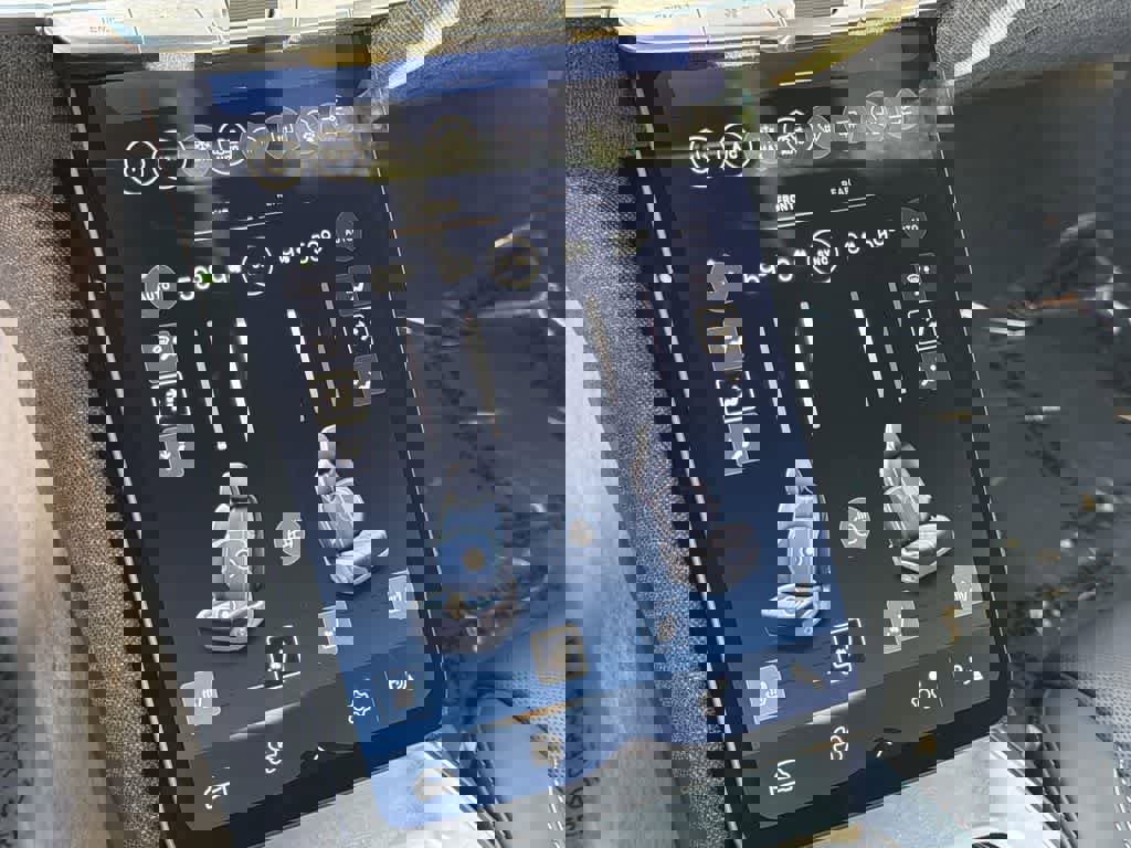 Used 2024 Lucid Air Touring image 16