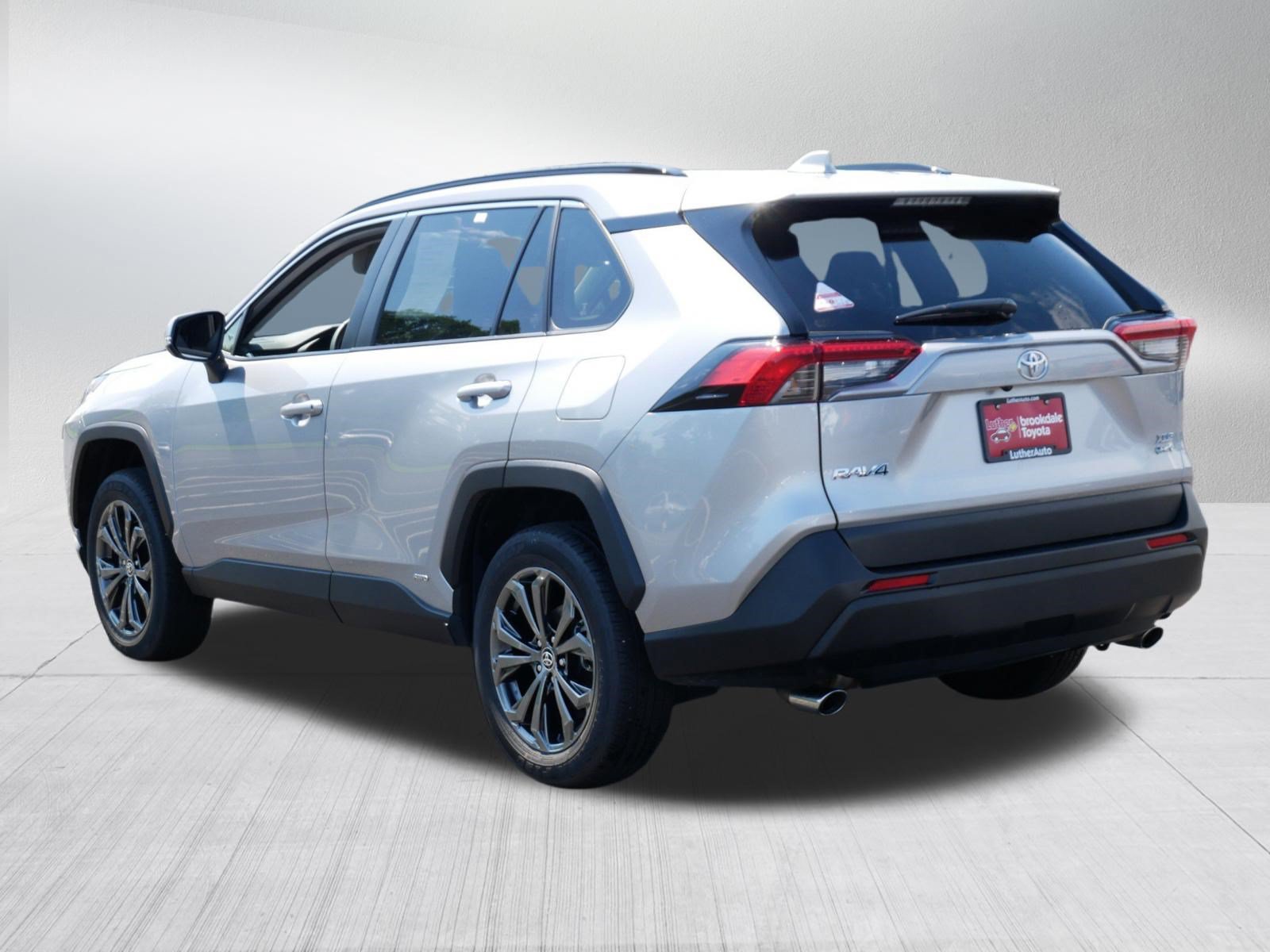 Certified 2025 Toyota RAV4 XLE Premium AWD/4WD image 5