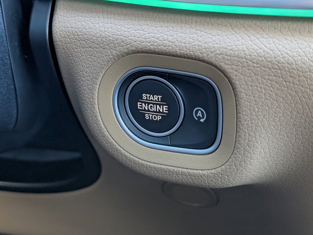 Used 2025 Mercedes-Benz GLS 450 4MATIC image 13