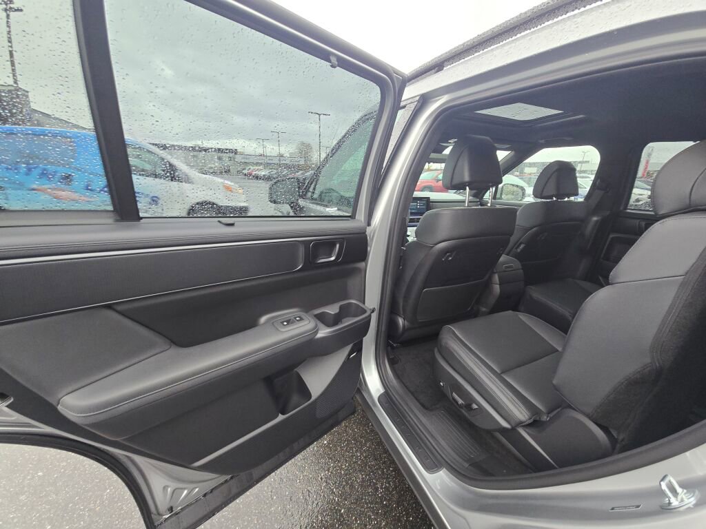 Used 2025 Hyundai Santa Fe Calligraphy image 13