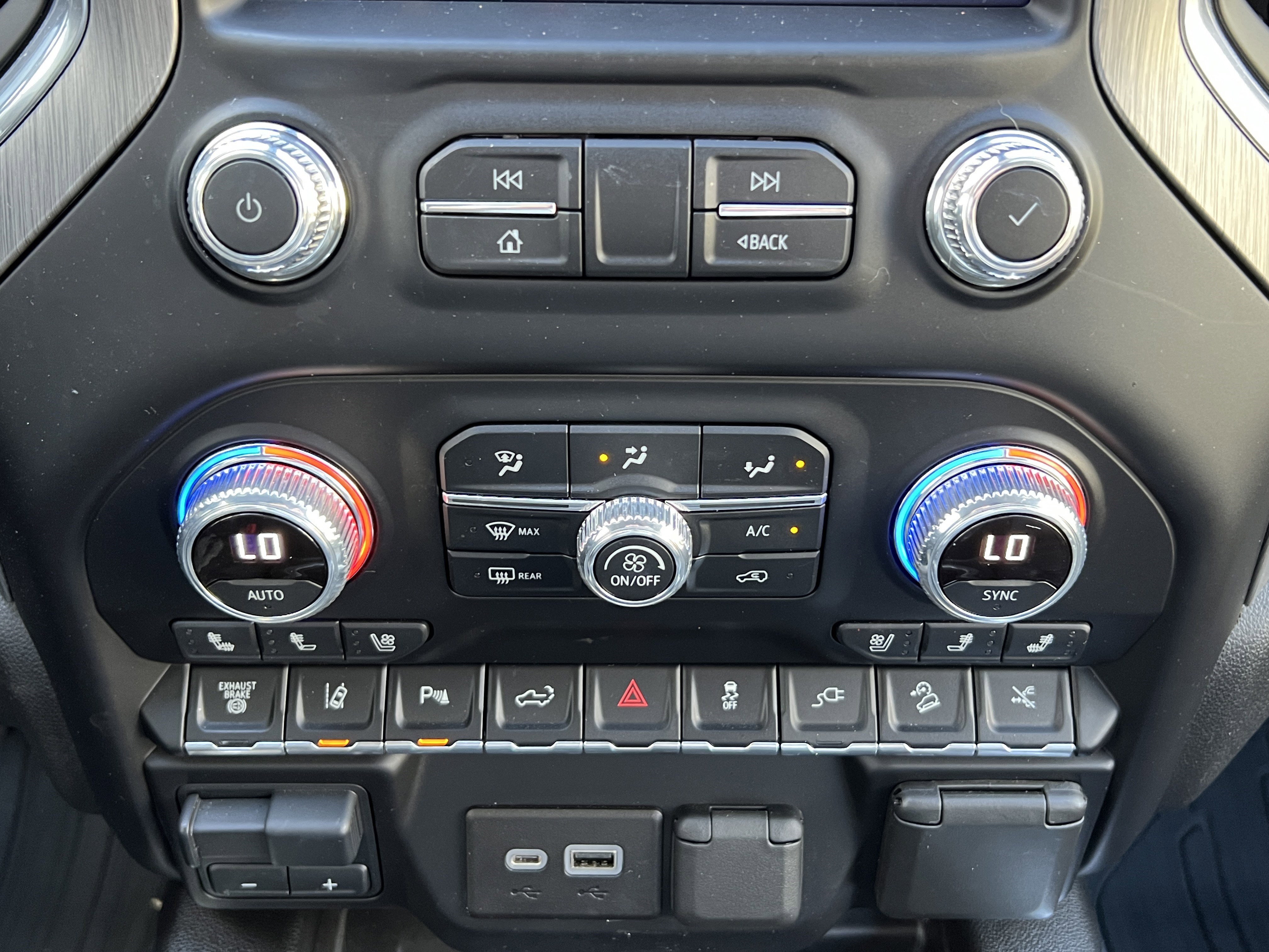 Used 2022 GMC Sierra 3500 Denali w/ Denali Ultimate Package image 29