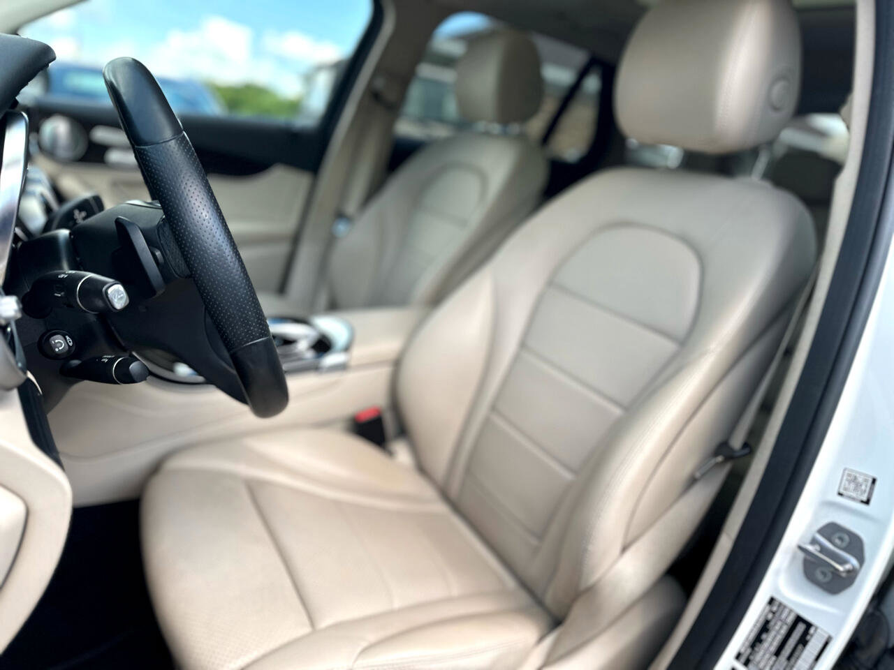 Used 2018 Mercedes-Benz GLC 300 4MATIC image 13