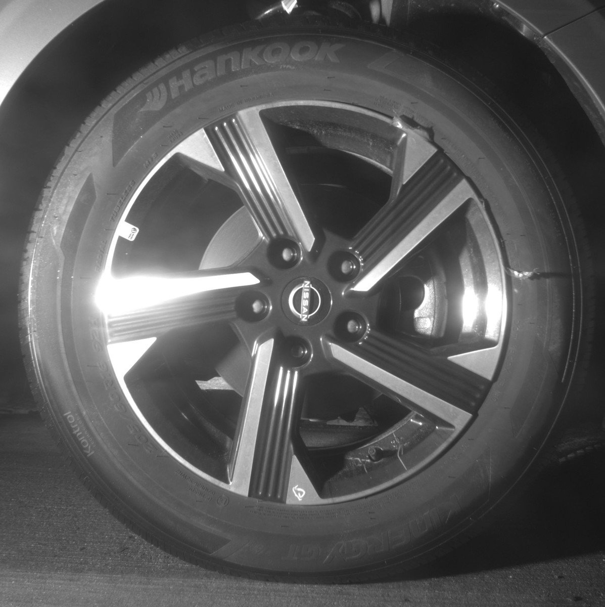 Used 2025 Nissan Sentra SV FWD image 13
