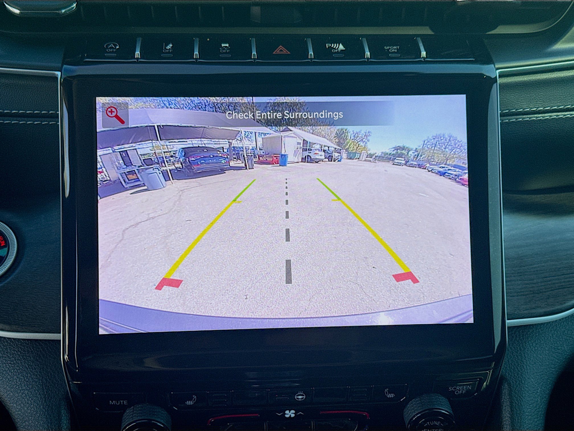 Used 2024 Jeep Grand Cherokee Limited w/ Black Appearance Package image 14