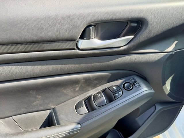 Used 2025 Nissan Altima 2.5 SV FWD image 22