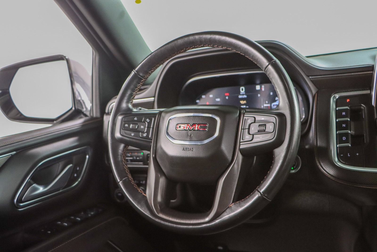 Used 2022 GMC Yukon AT4 AWD/4WD image 13
